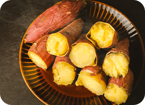 薪ストーブで味わう焼き芋